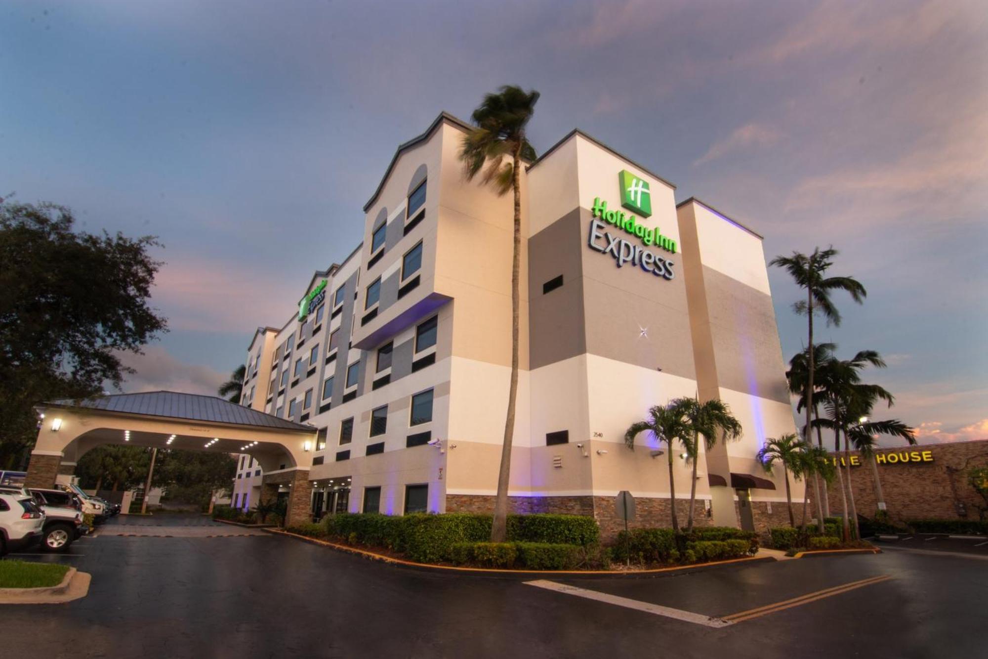 Holiday Inn Express And Suites Fort Lauderdale Airport West By Ihg Davie Exterior foto