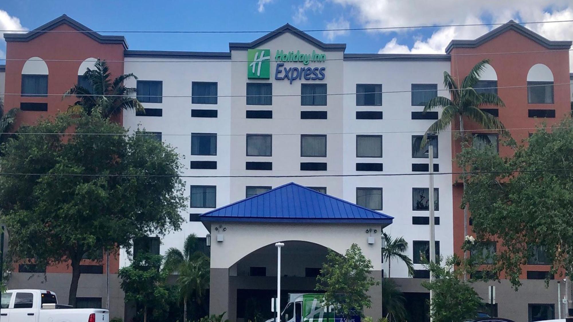 Holiday Inn Express And Suites Fort Lauderdale Airport West By Ihg Davie Exterior foto